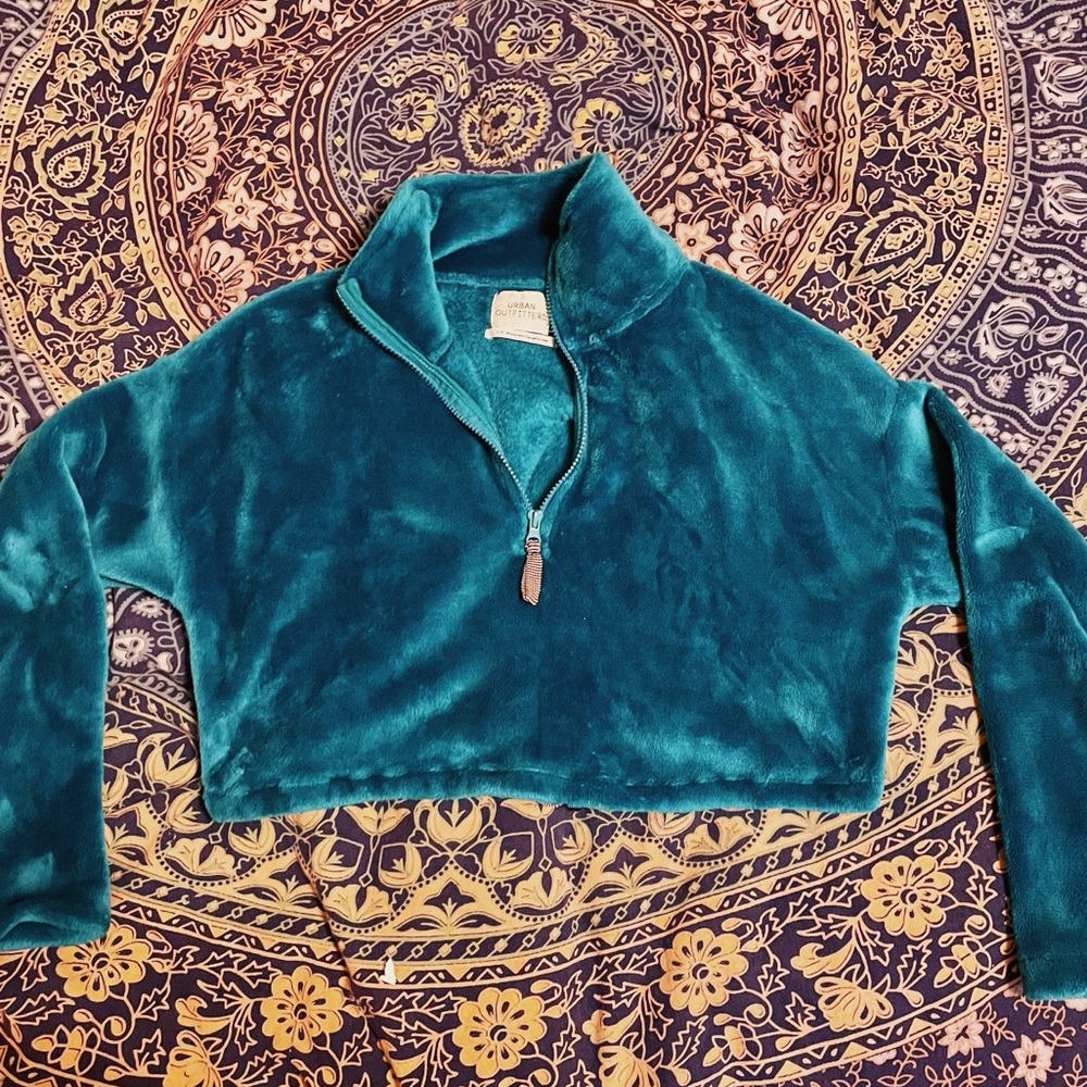 URBAN OUTFITTERS CROPPED SWEATSHIRT